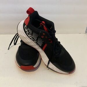 Adidas big kid size 5.5 Kids Own the Game 2.0 Basketball Shoes. Preowned